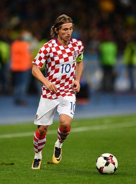 把LPL都打到没人了！Faker和T1续约4年，打到2029年，粉丝绝望了