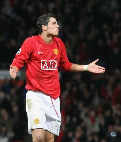 罕见！战胜BLG后TS笑得脸都模糊了，热度爆炸两小时播放破百万