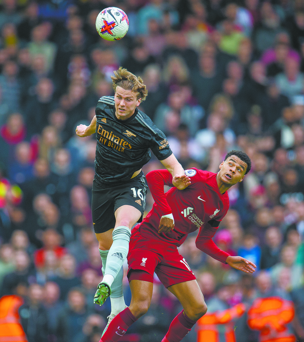 跟队记者：热刺确实对桑托斯左后卫索萨感兴趣