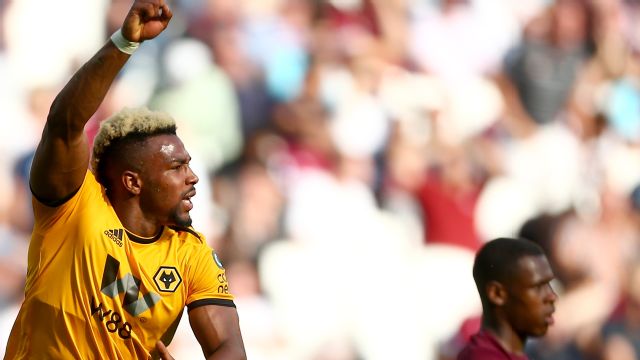 [中超]第27轮：青岛西海岸1-2上海申花 集锦